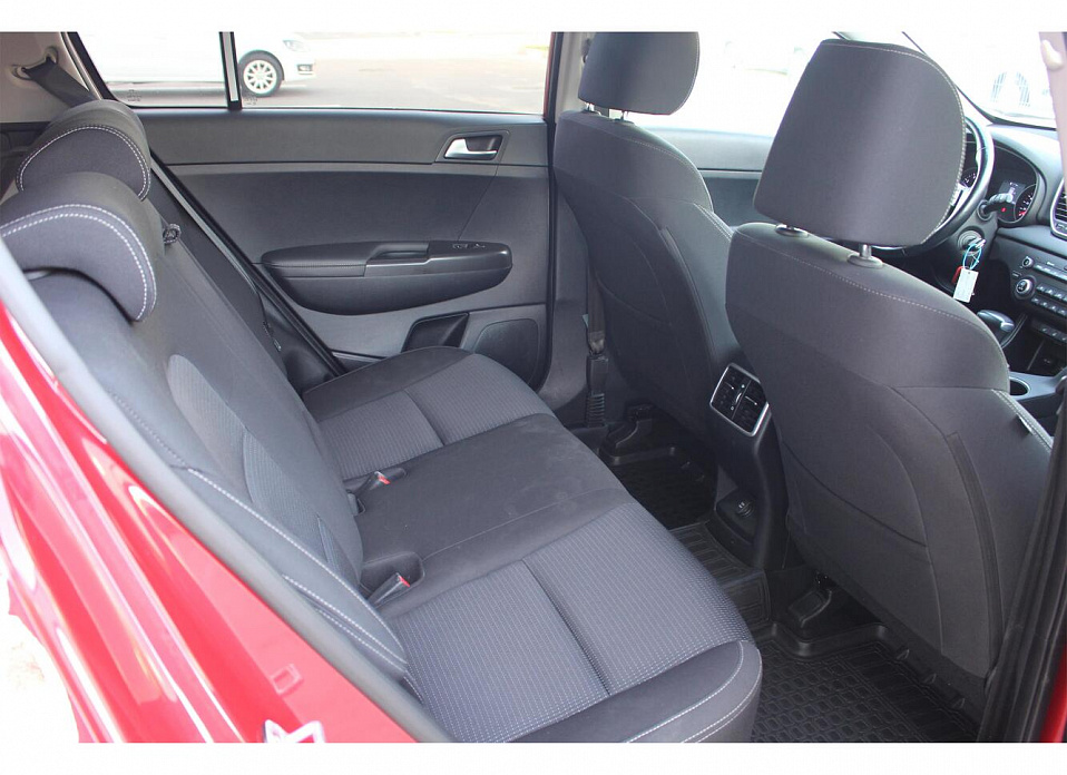 Kia Sportage, IV Рестайлинг 2.0 AT (150 л.с.) 4WD