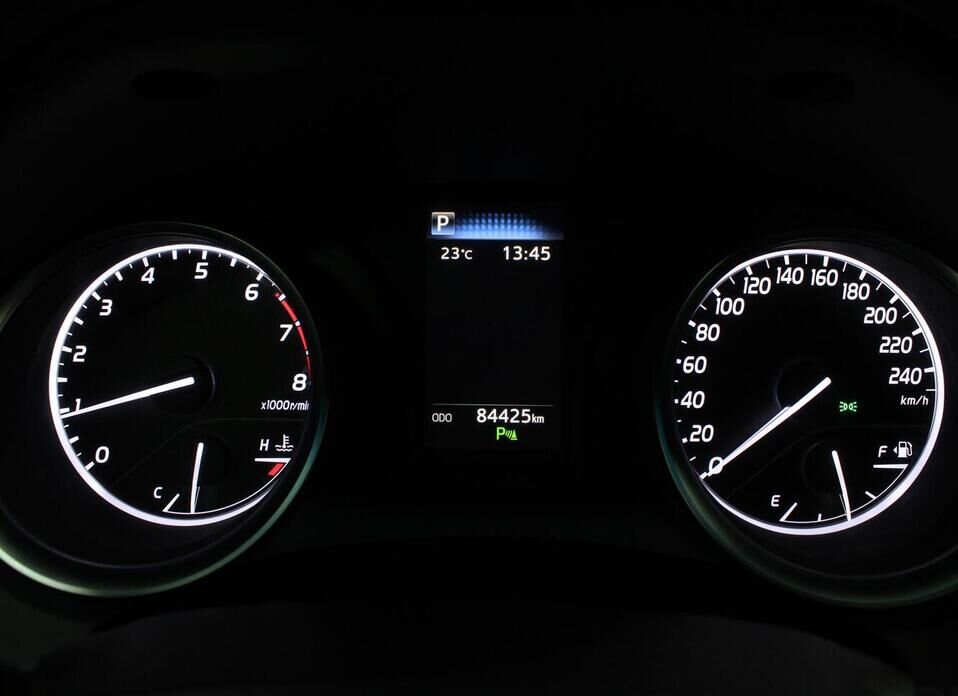 Toyota Camry 2.5 AT (181 л.с.)