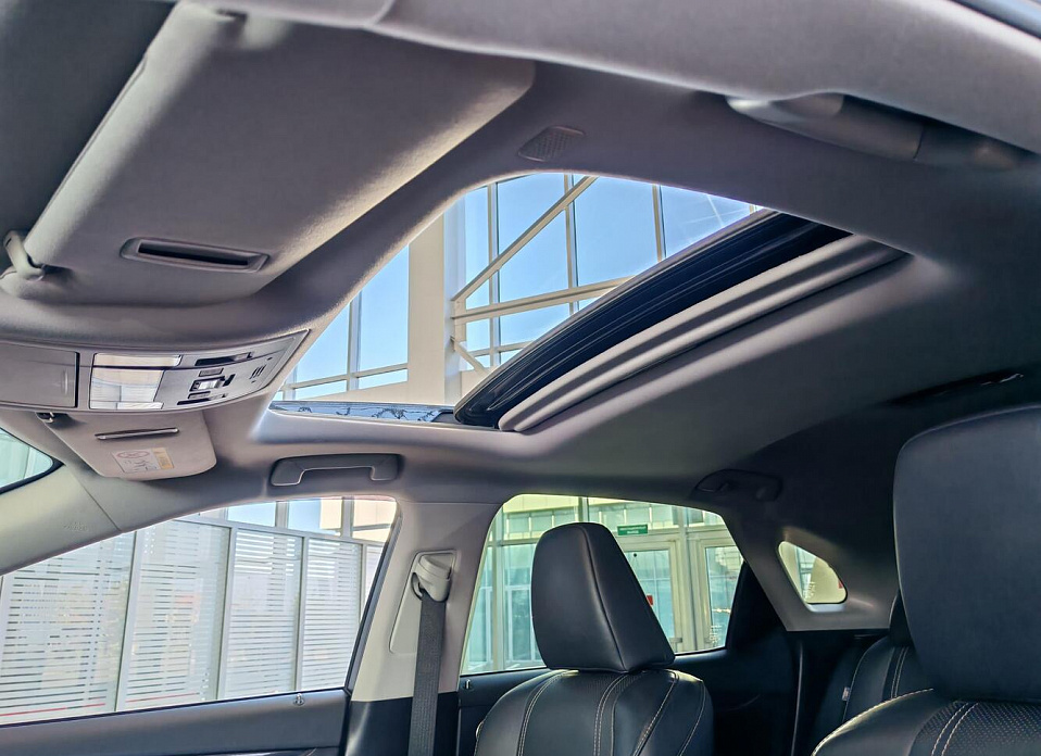 Lexus RX, IV 300 2.0 AT (238 л.с.) 4WD