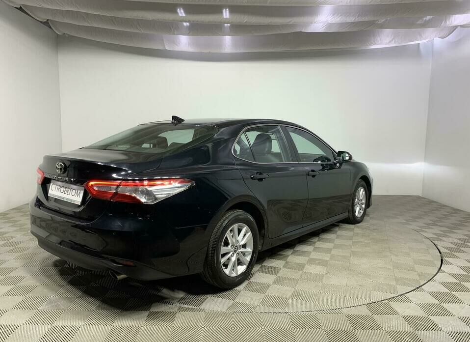 Toyota Camry 2.5 AT (181 л.с.)