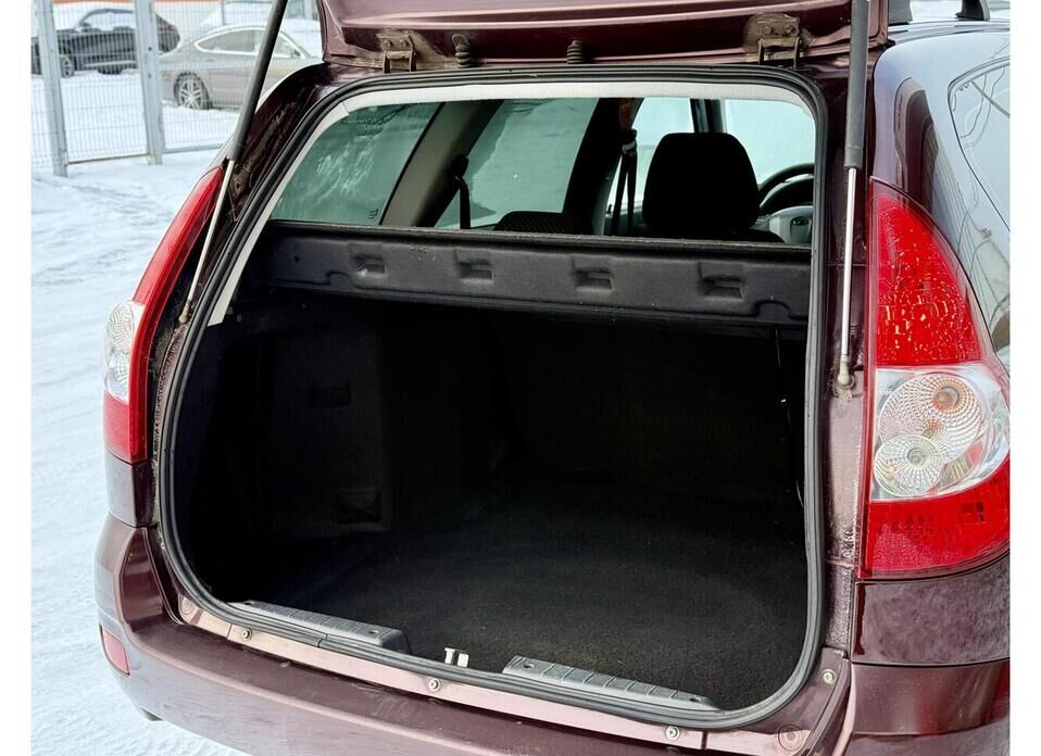 LADA (ВАЗ) Priora, I 1.6 MT (98 л.с.)