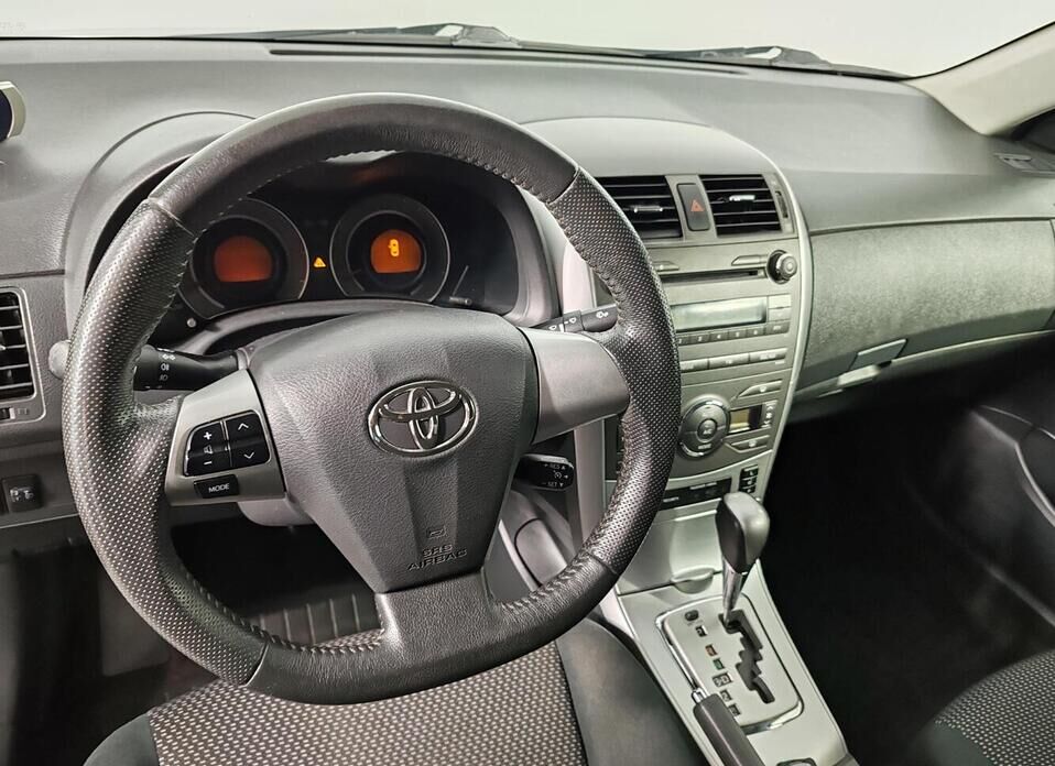 Toyota Corolla 1.6 AT (124 л.с.)