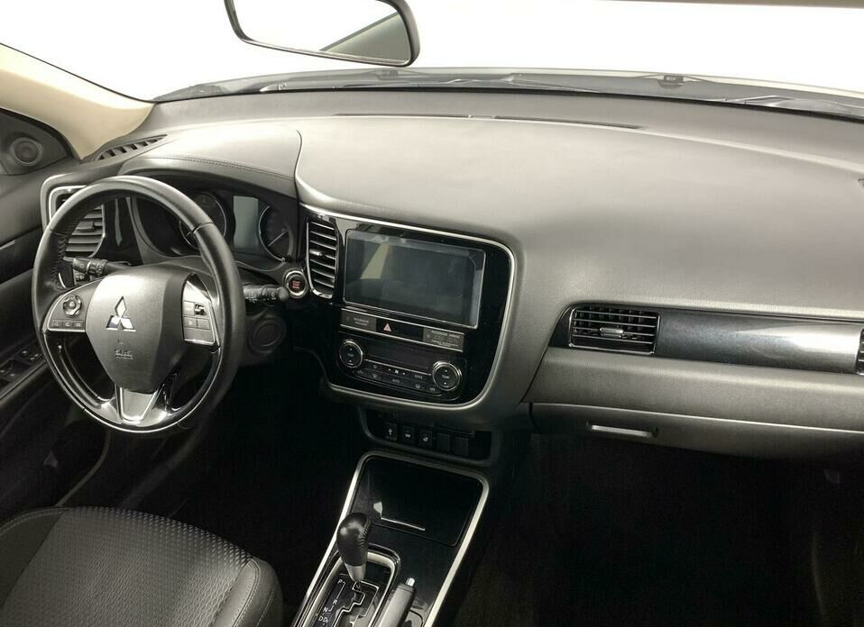 Mitsubishi Outlander 2.0 CVT (146 л.с.)