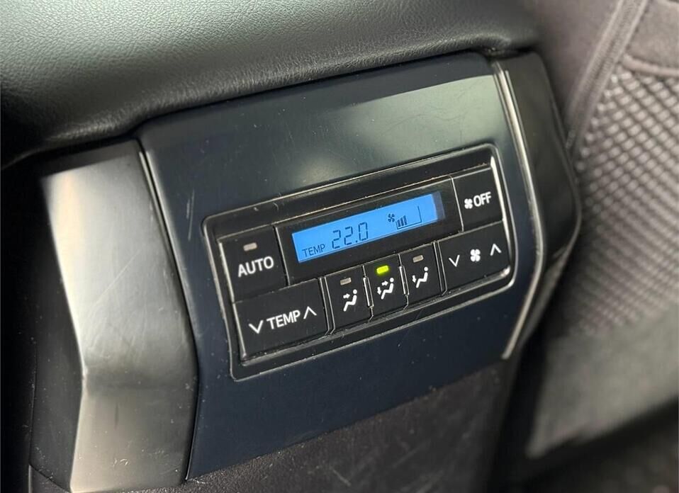 Toyota Land Cruiser Prado, 150 Series Рестайлинг 2 2.7 AT (163 л.с.) 4WD