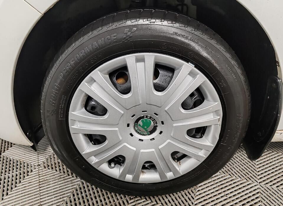 Skoda Rapid, I Рестайлинг 1.6 AT (110 л.с.)