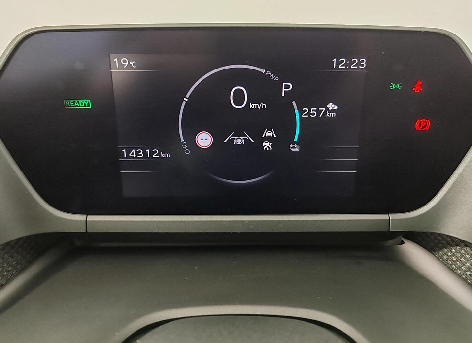 Toyota bZ4X Electro AT (150 кВт)