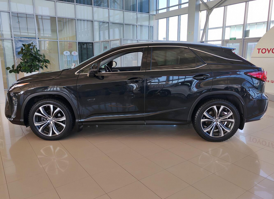 Lexus RX, IV 300 2.0 AT (238 л.с.) 4WD