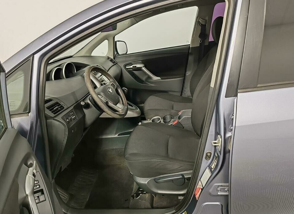 Toyota Verso 1.8 CVT (147 л.с.)
