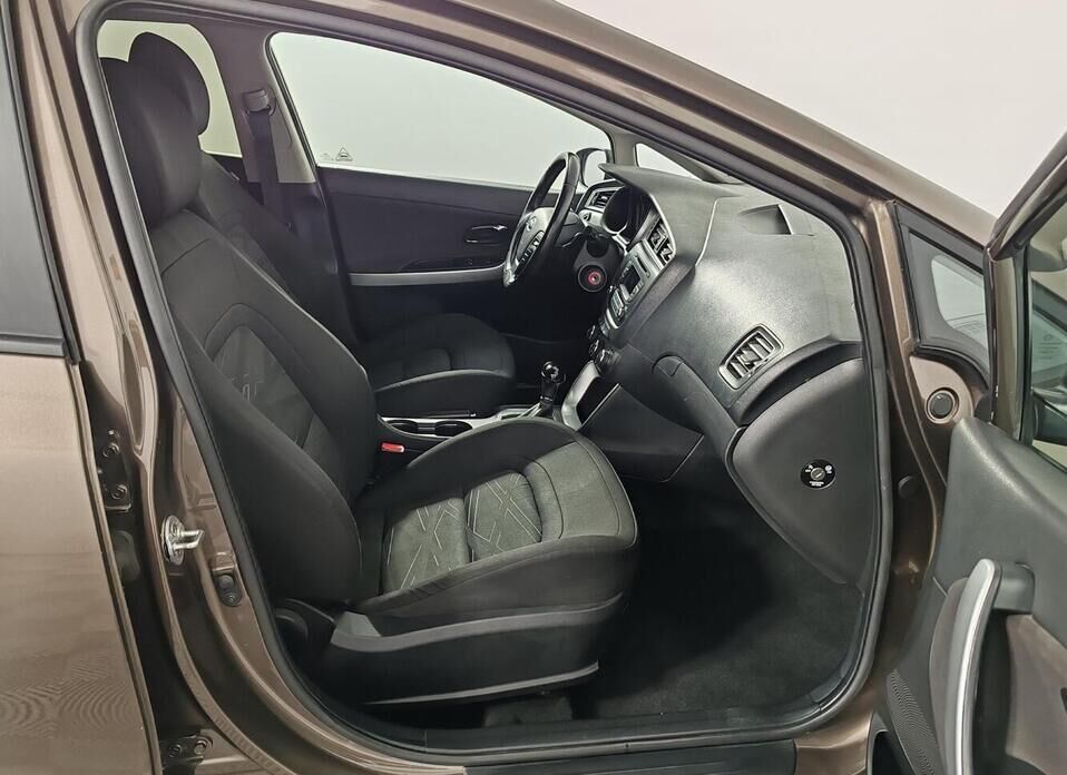 Kia Ceed, II Рестайлинг 1.6 AT (130 л.с.)