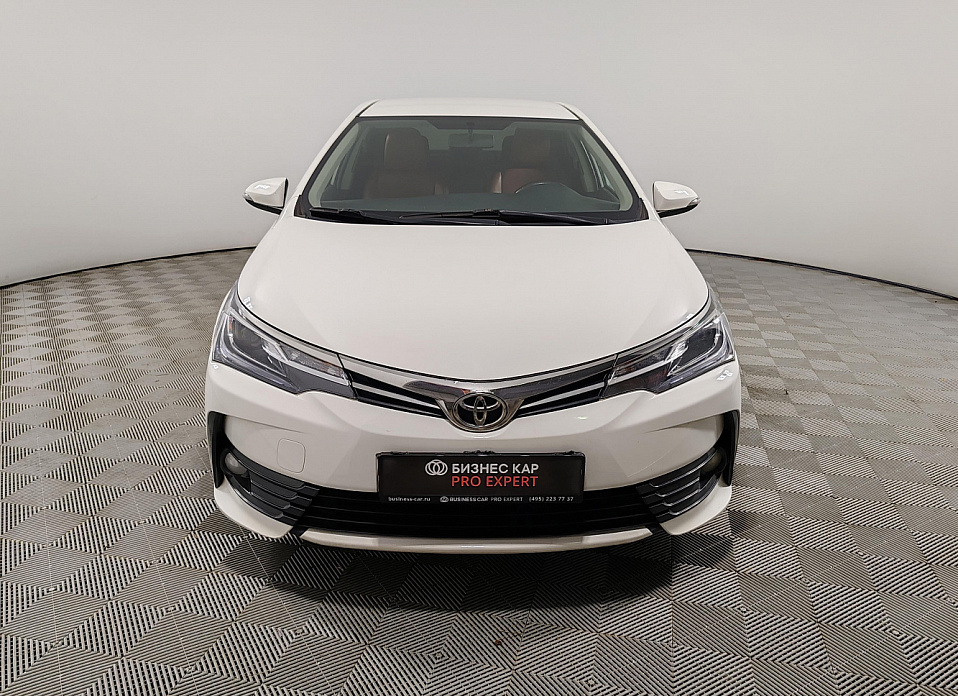 Toyota Corolla, XI (E160, E170) Рестайлинг 1.6 CVT (122 л.с.)