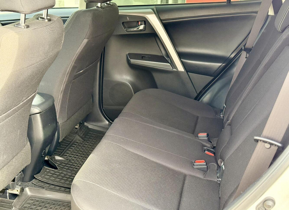 Toyota RAV4, IV (XA40) Рестайлинг 2.0 CVT (146 л.с.) 4WD