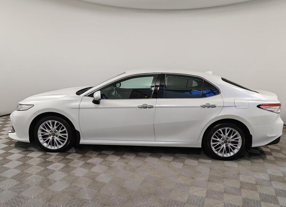 Toyota Camry, VIII (XV70) 3.5 AT (249 л.с.)