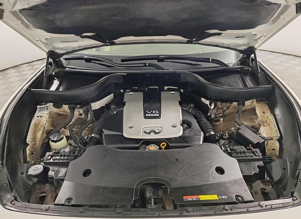 Infiniti QX70 3.7 AT (333 л.с.) 4WD