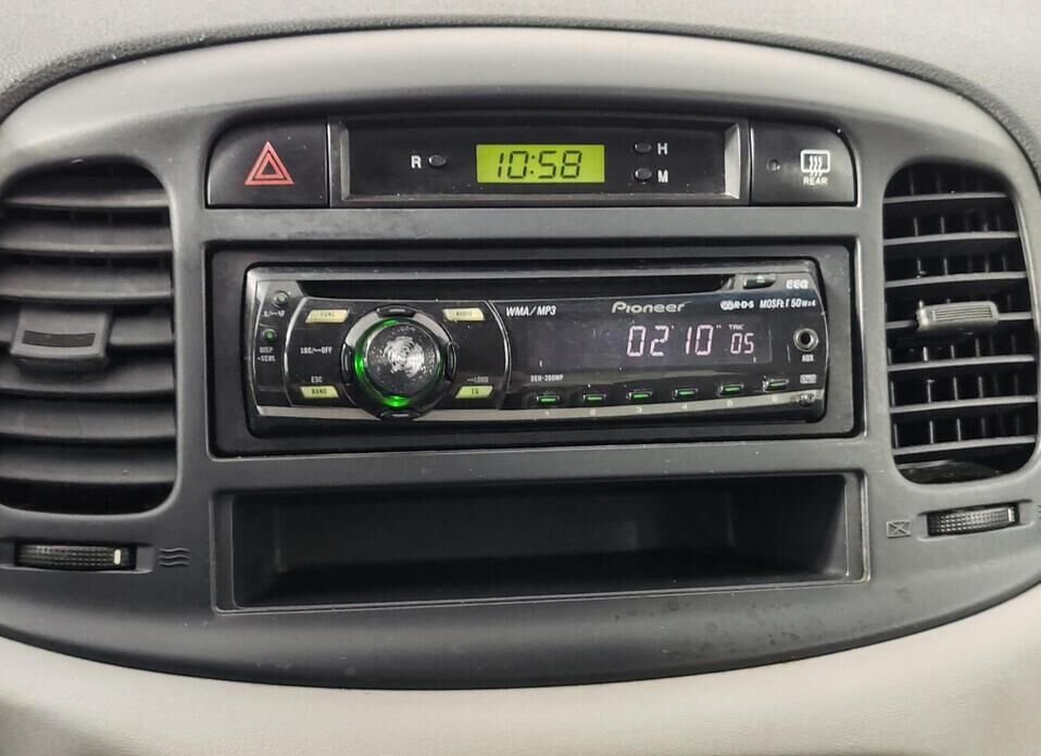 Hyundai Verna, II 1.4 AT (97 л.с.)