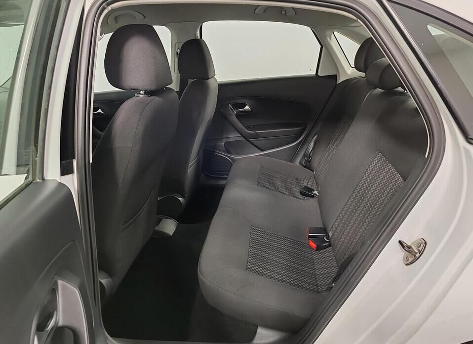 Volkswagen Polo, V Рестайлинг 1.6 MT (110 л.с.)