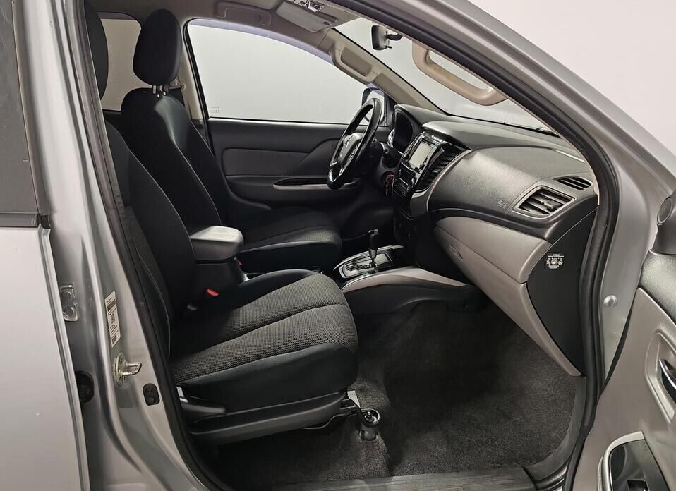 Mitsubishi L200, V 2.4d AT (154 л.с.) 4WD
