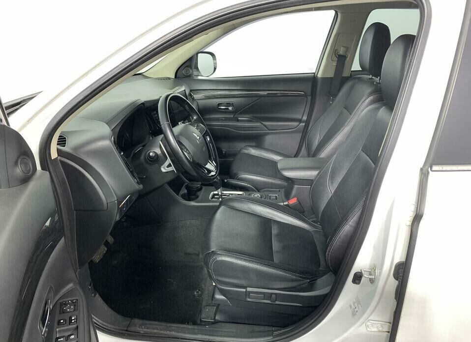 Mitsubishi Outlander 3.0 AT (227 л.с.) 4WD