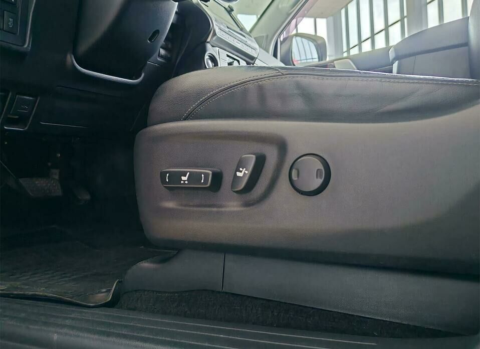 Toyota Land Cruiser Prado 2.8d AT (177 л.с.) 4WD