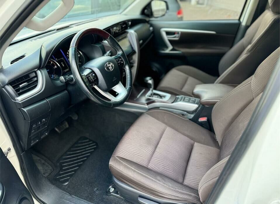 Toyota Fortuner 2.8d AT (177 л.с.) 4WD