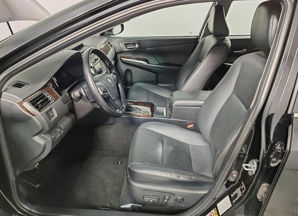 Toyota Camry, VII (XV50) Рестайлинг 2.5 AT (181 л.с.)