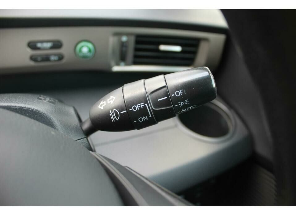 Honda Freed Spike 1.5 CVT (118 л.с.)
