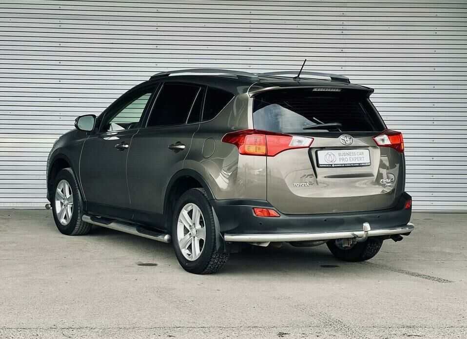 Toyota RAV4 2.2d AT (149 л.с.) 4WD