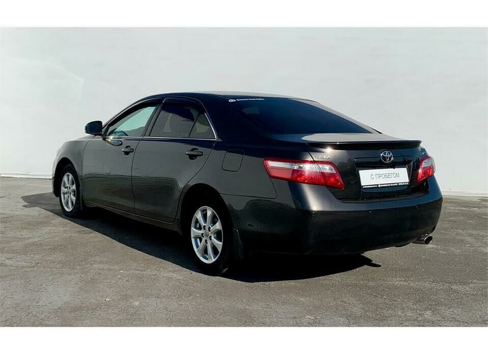 Toyota Camry 2.4 AT (167 л.с.)