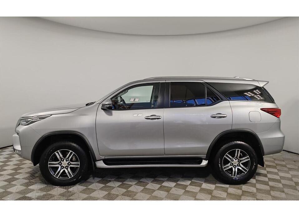 Toyota Fortuner, II Рестайлинг 2.8d AT (200 л.с.) 4WD