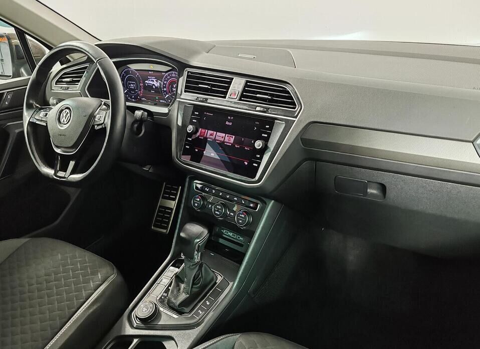 Volkswagen Tiguan, II 2.0d AMT (150 л.с.) 4WD