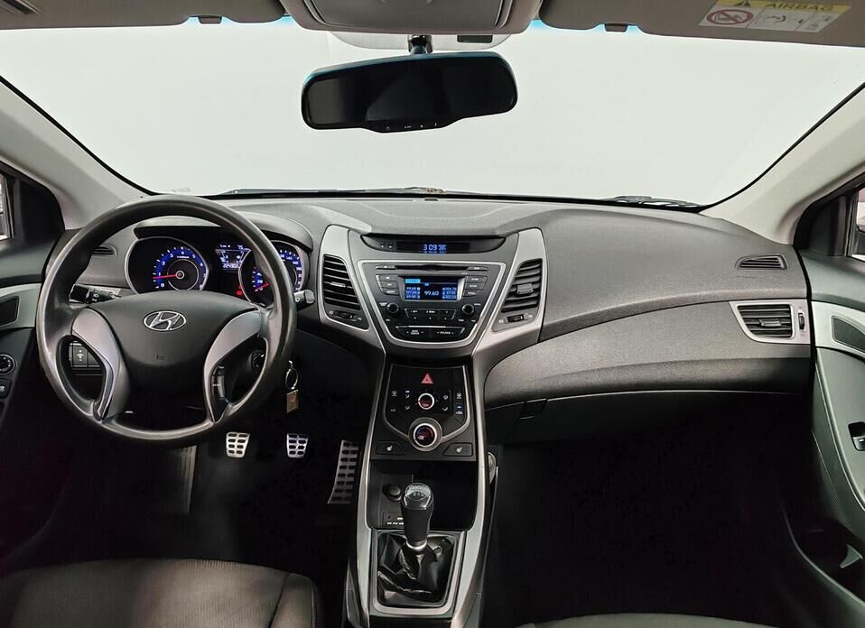 Hyundai Elantra 1.6 MT (132 л.с.)