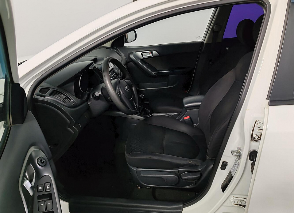 Kia Cerato, II 5-speed 1.6 MT (126 л.с.)