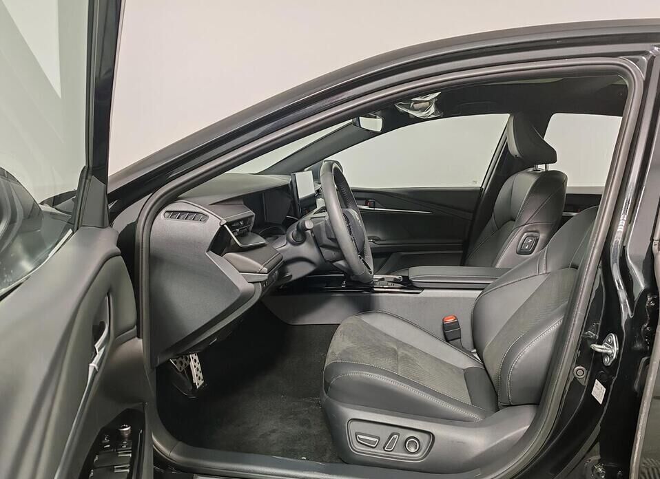 Toyota Camry, IX (XV80) China Market 2.0 CVT (173 л.с.)