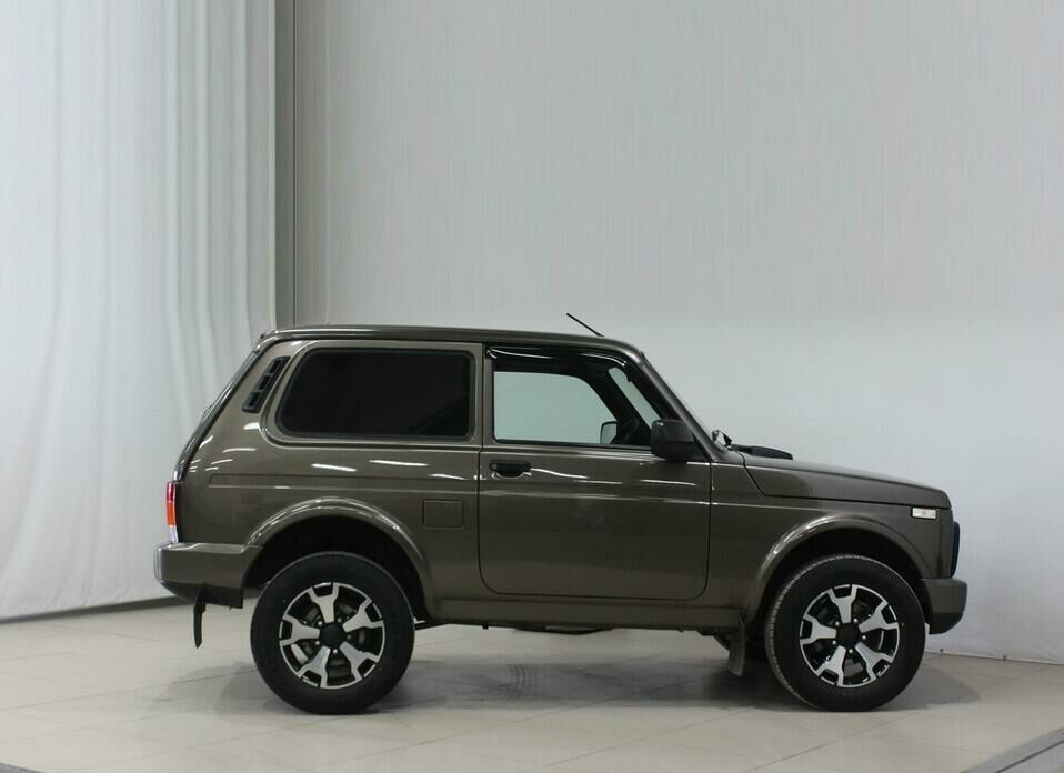 LADA (ВАЗ) Niva Legend 1.7 MT (83 л.с.) 4WD