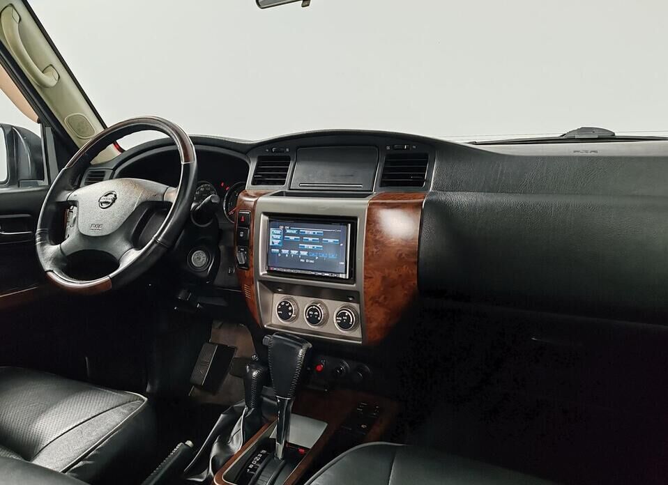 Nissan Patrol, V (Y61) Рестайлинг 3.0d AT (160 л.с.) 4WD
