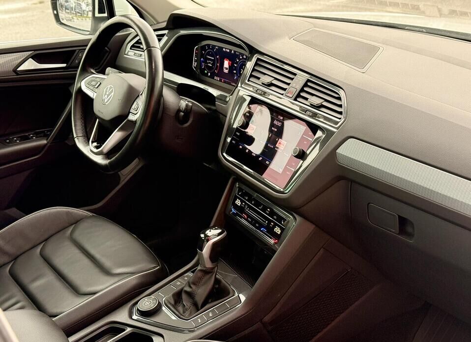 Volkswagen Tiguan, II Рестайлинг 2.0 AMT (180 л.с.) 4WD