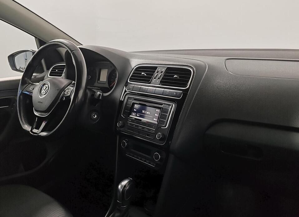 Volkswagen Polo, V Рестайлинг 1.6 AT (110 л.с.)