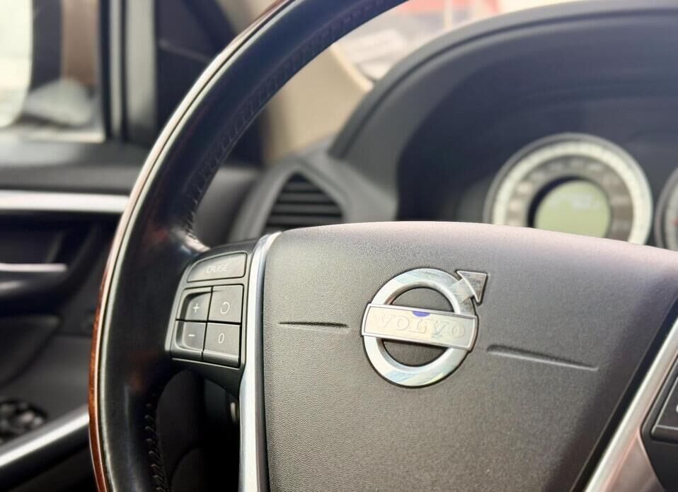 Volvo XC60, I 2.4d AT (215 л.с.) 4WD