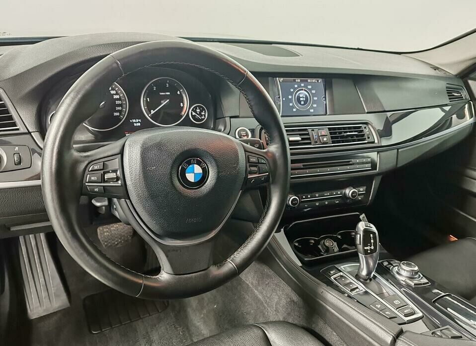 BMW 5 серии 528i 3.0 AT (258 л.с.) 4WD
