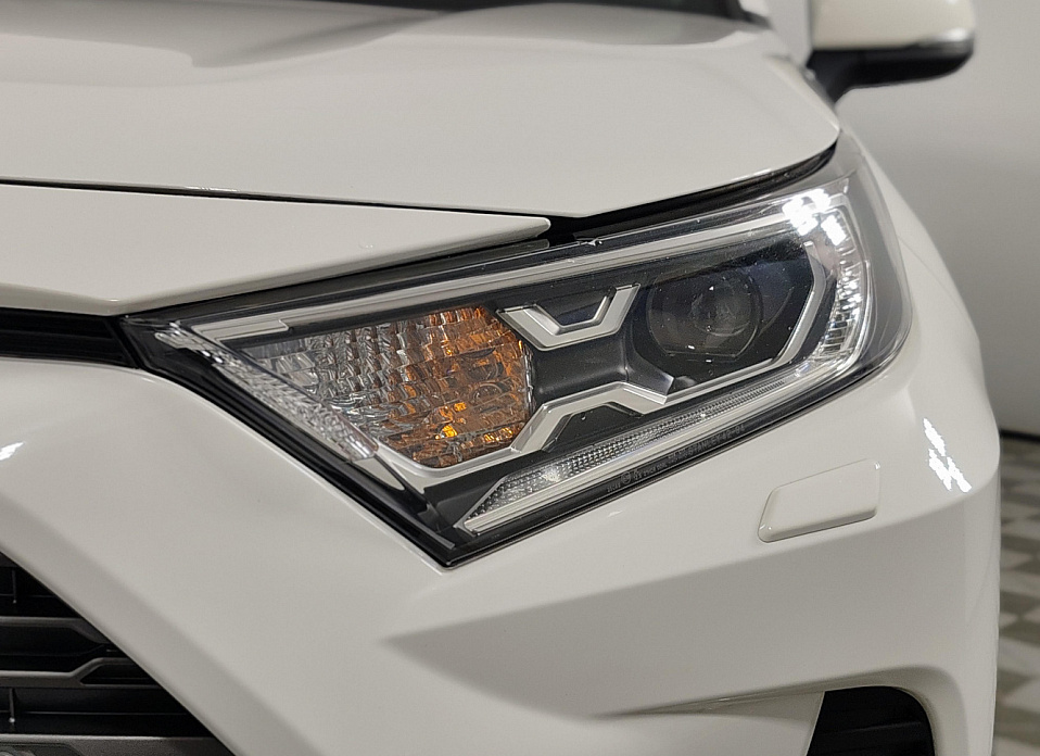 Toyota RAV4, V (XA50) 2.5 AT (199 л.с.) 4WD