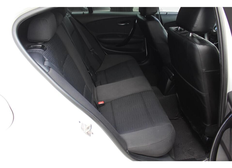 BMW 1 серии, I (E81/E82/E87/E88) Рестайлинг 118i 2.0 AT (136 л.с.)