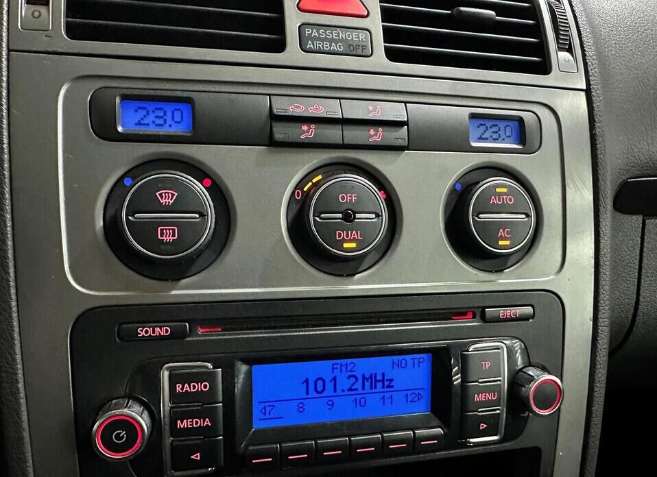 Volkswagen Touran, I Рестайлинг 1.6 MT (102 л.с.)