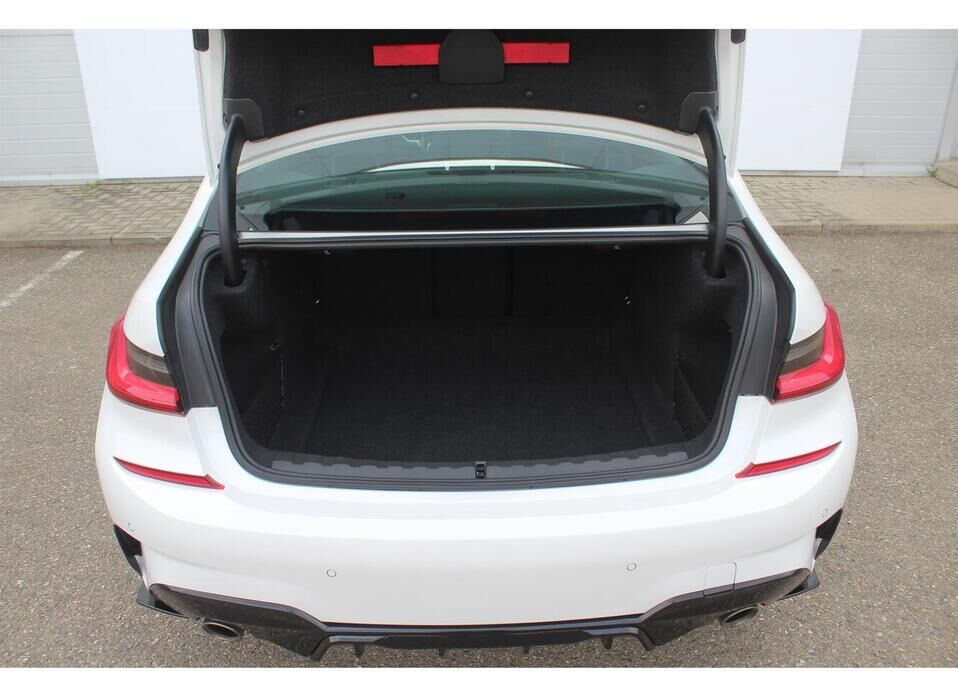 BMW 3 серии, VII (G2x) 320i xDrive 2.0 AT (184 л.с.) 4WD