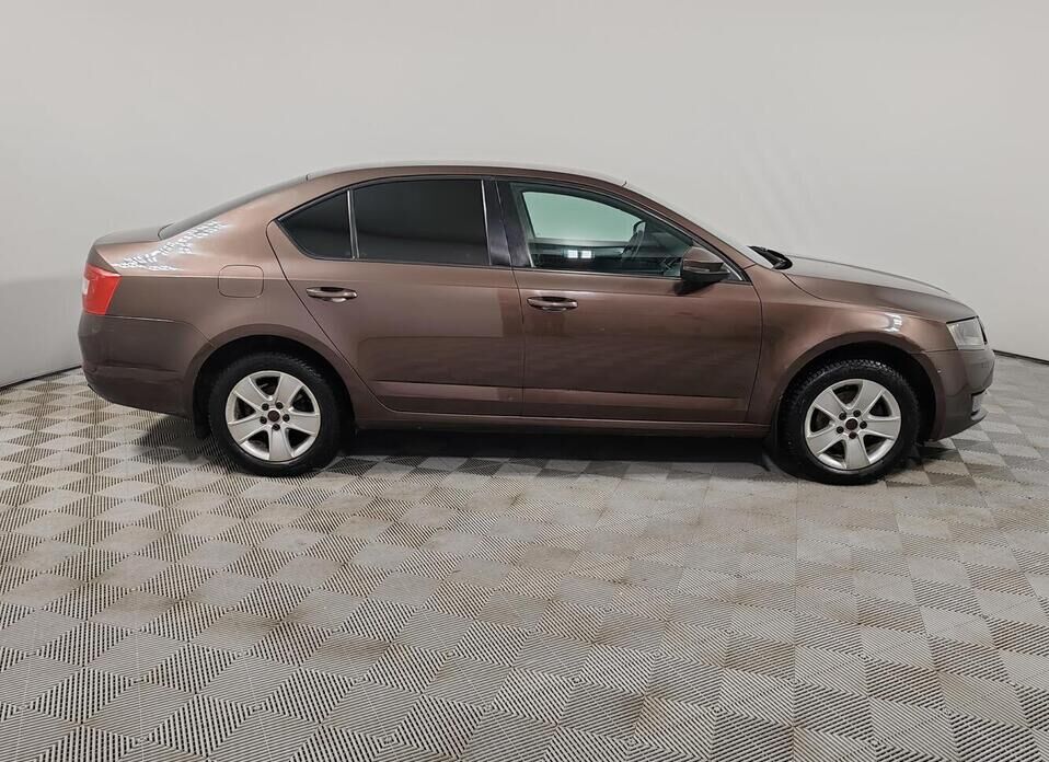 Skoda Octavia, III (A7) 1.6 MT (110 л.с.)