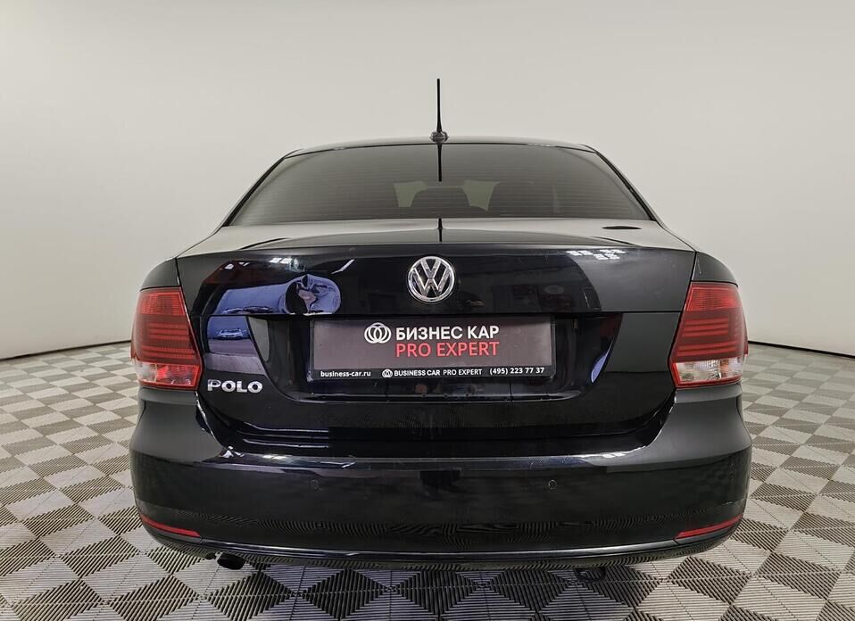 Volkswagen Polo 1.6 AT (110 л.с.)