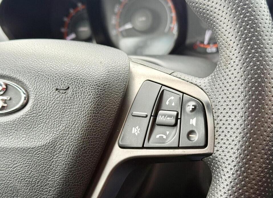 LADA (ВАЗ) Vesta, I 1.6 MT (106 л.с.)