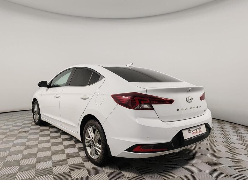 Hyundai Elantra, VI (AD) Рестайлинг 2.0 AT (150 л.с.)
