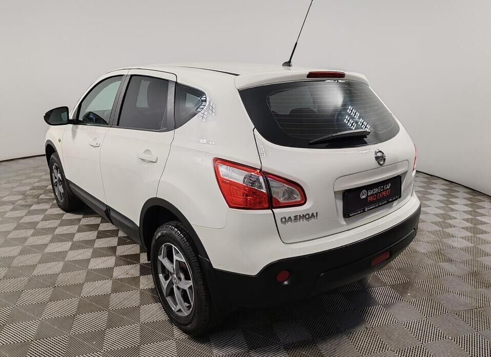Nissan Qashqai 2.0 CVT (141 л.с.)