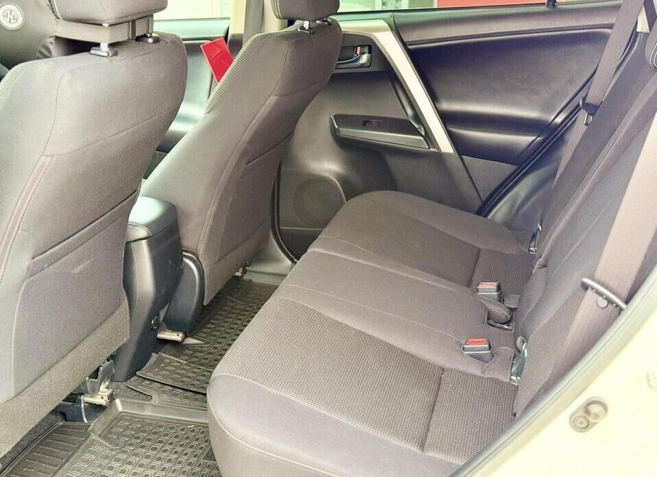 Toyota RAV4, IV (XA40) Рестайлинг 2.5 AT (180 л.с.) 4WD