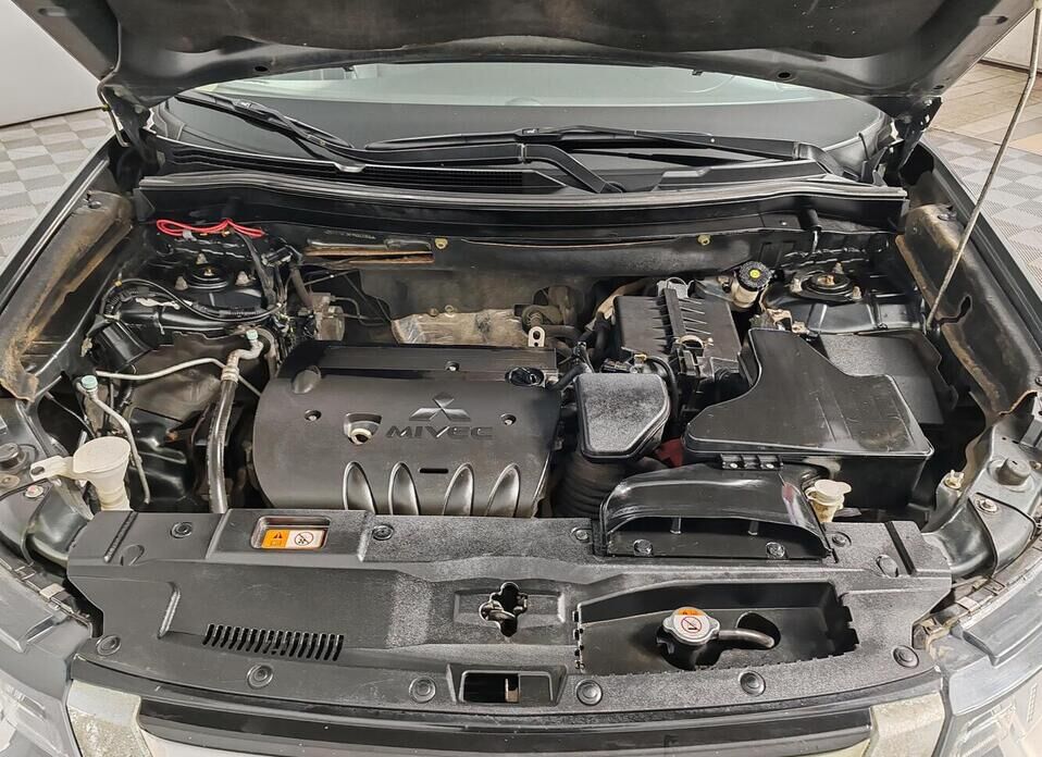 Mitsubishi Outlander, III Рестайлинг 2 2.4 CVT (167 л.с.) 4WD