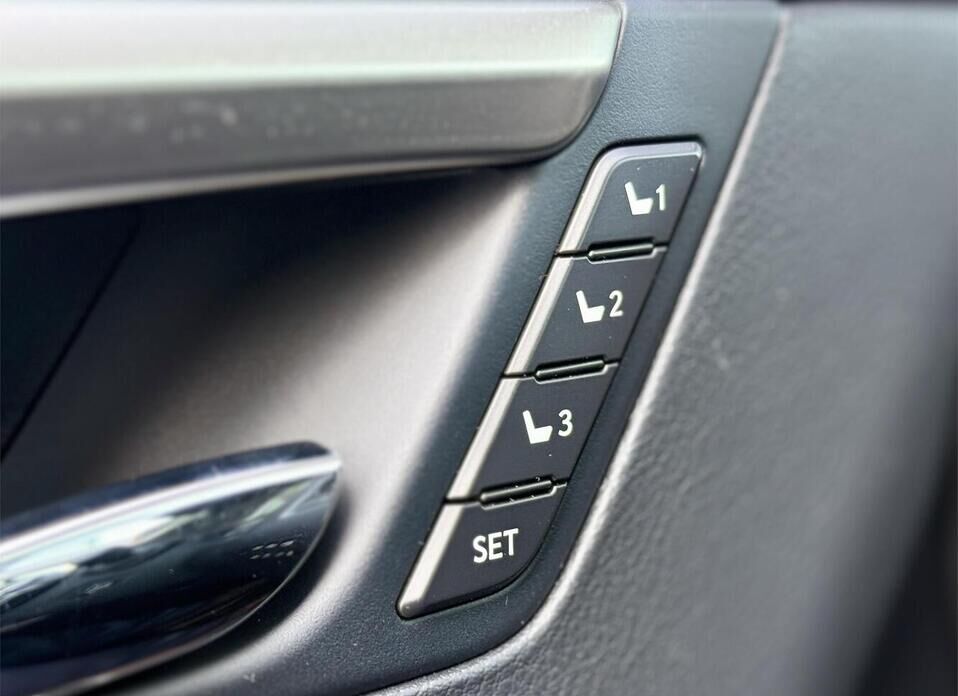 Lexus RX, IV Рестайлинг 300 2.0 AT (238 л.с.) 4WD